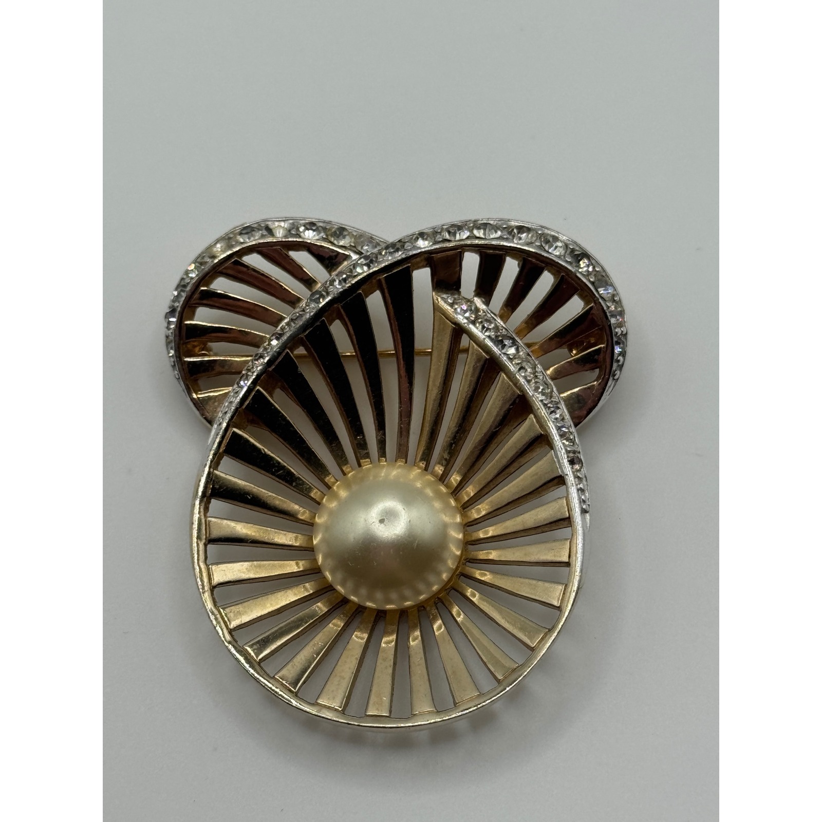 Vintage Boucher Faux Pearl Rhinestone Shell Brooch Gold Tone Pin Read